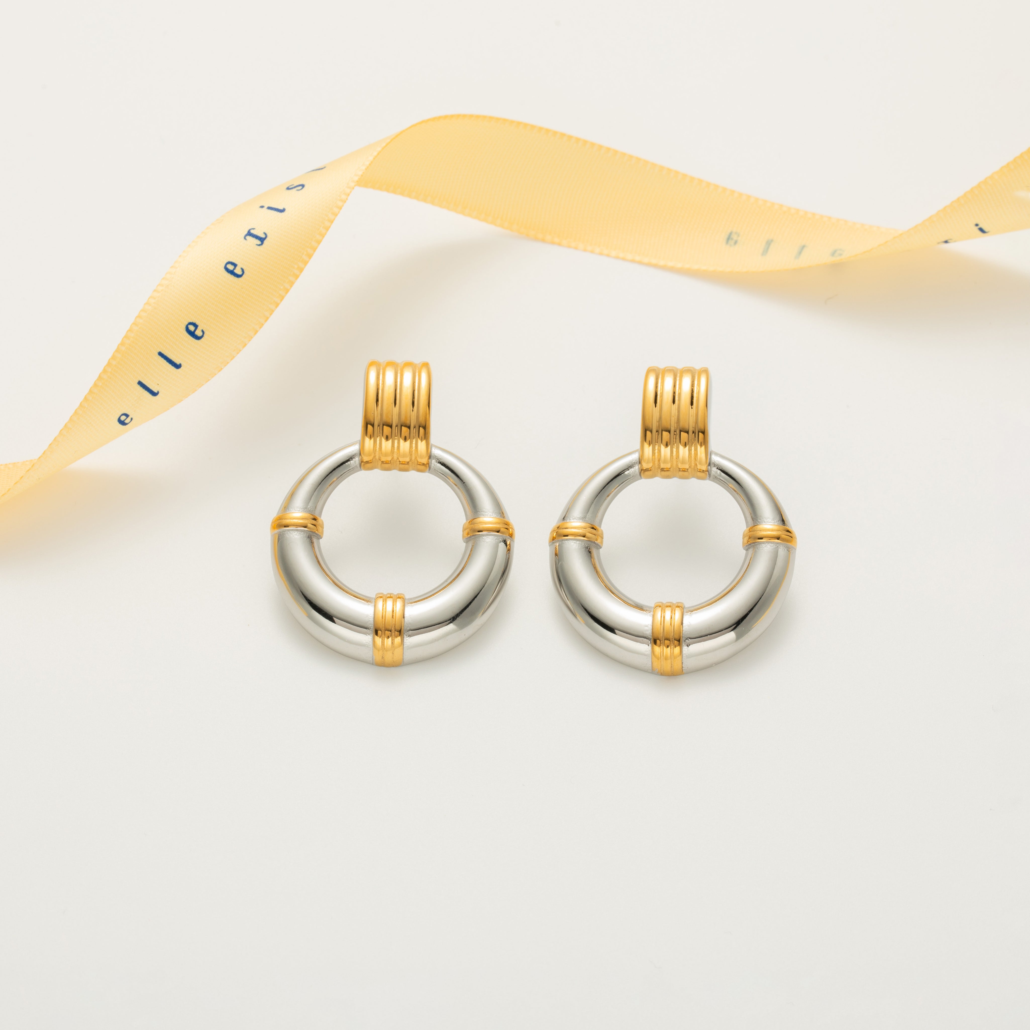 Bold Ribbed Circular