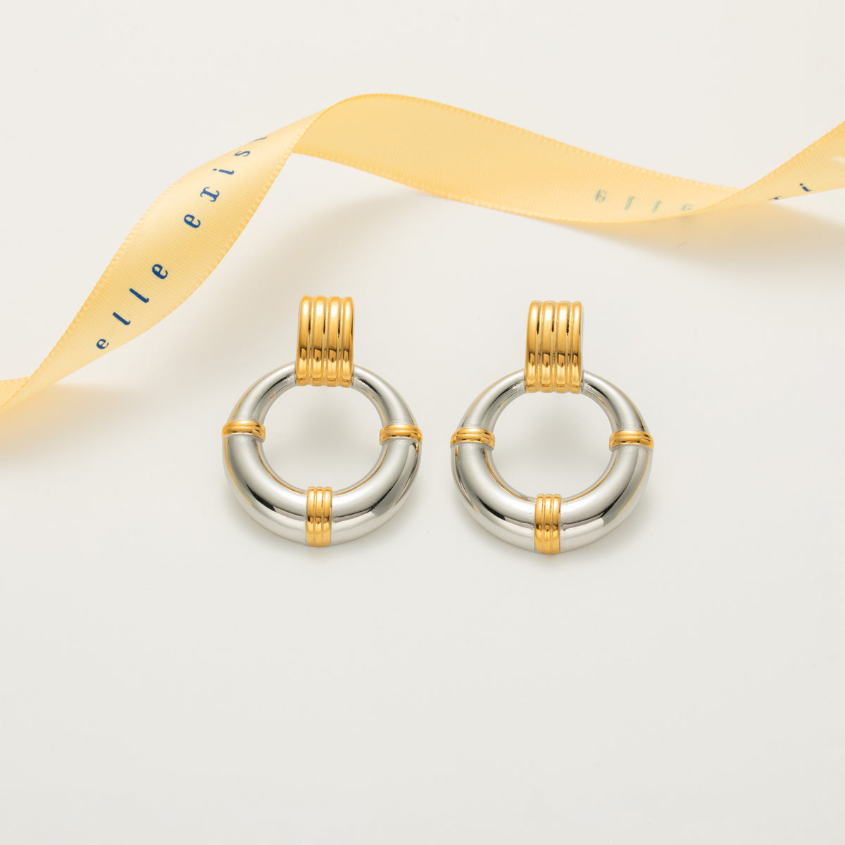 Bold Ribbed Circular
