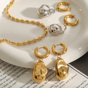 Abstract Teardrop Dangle Gold