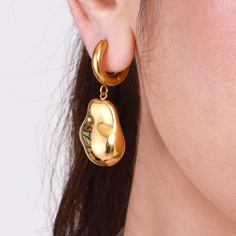 Abstract Teardrop Dangle Gold